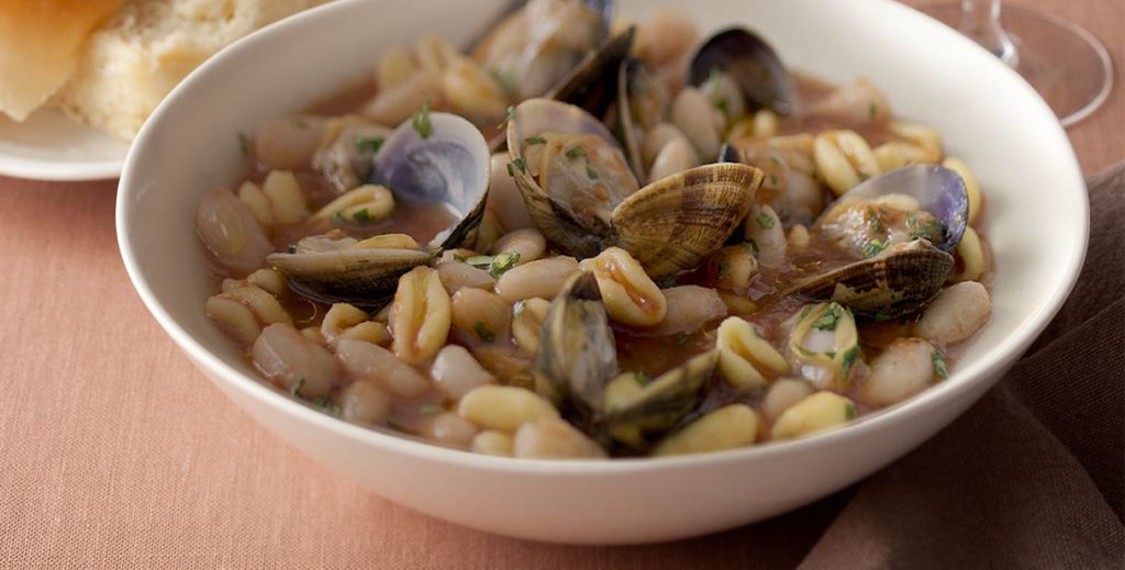 Cavatelli con vongole e cannellini
